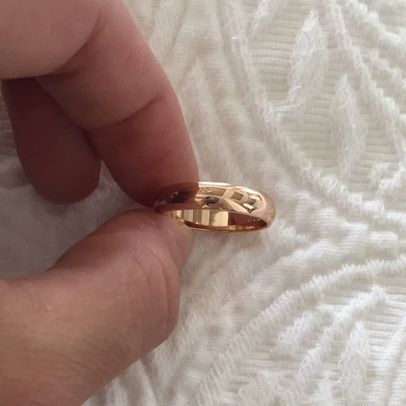 Rose Gold High Polished Wedding Band Classic Ring - Picture 5 of 6